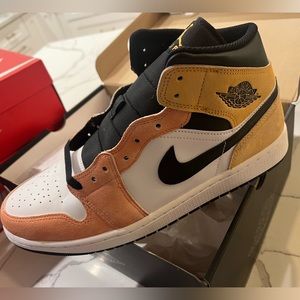 Air Jordan 1 Mid